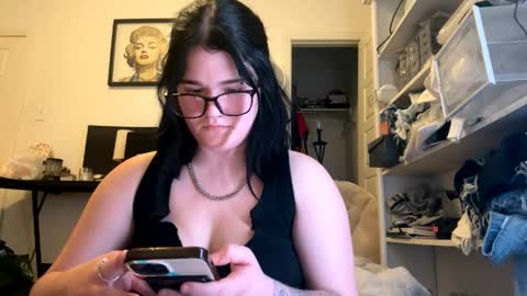 Kam online show from 05-19-26, 03:24
