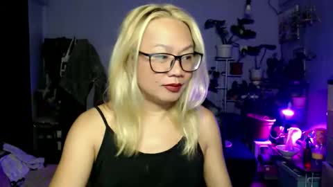 Mistress ANNA WINTOUR online show from 02-01-26, 11:25