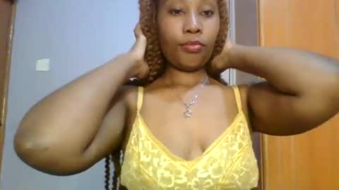 Snapshot of sexie_curvie chatting on 01-23-25, 09:29 Maggie online show from 01-23-25, 09:29