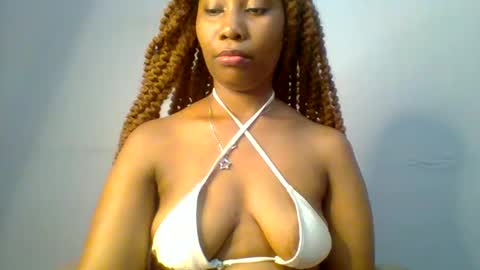 Snapshot of sexie_curvie chatting on 01-24-25, 05:21 Maggie online show from 01-24-25, 05:21