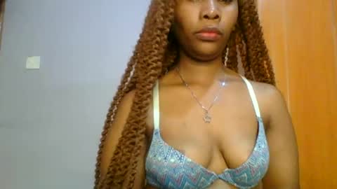 Snapshot of sexie_curvie chatting on 01-27-25, 02:31 Maggie online show from 01-27-25, 02:31