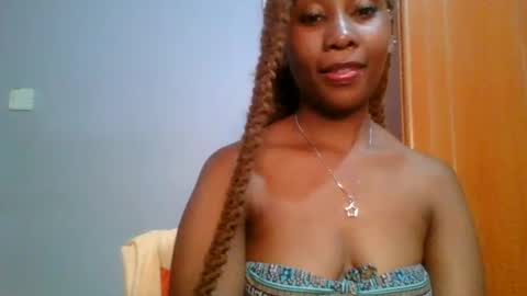 Snapshot of sexie_curvie chatting on 01-29-25, 04:30 Maggie online show from 01-29-25, 04:30