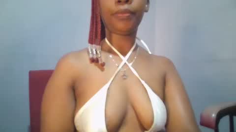 Snapshot of sexie_curvie chatting on 03-09-25, 04:05 Maggie online show from 03-09-25, 04:05