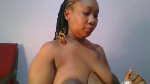 Snapshot of sexie_curvie chatting on 09-15-25, 06:02 Maggie online show from 09-15-25, 06:02
