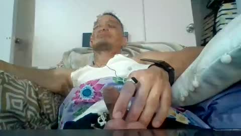Snapshot of sexiiisenseiii chatting on 12-28-24, 02:22 dankdiggler online show from 12-28-24, 02:22