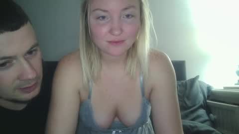 Snapshot of sexiirose22 chatting on 02-11-25, 03:40 Rose online show from 02-11-25, 03:40