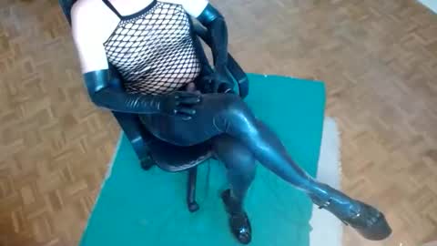 Snapshot of sexmastre12 chatting on 04-11-26, 09:46 Christina Stacy online show from 04-11-26, 09:46