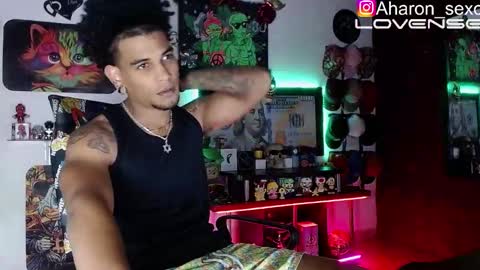 Snapshot of sexo_aharon chatting on 10-18-25, 04:48 Aharon ravelo online show from 10-18-25, 04:48