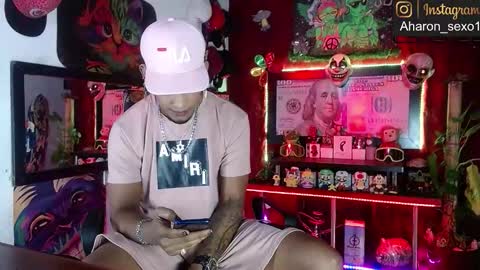 Aharon  ravelo online show from 11-30-25, 04:05