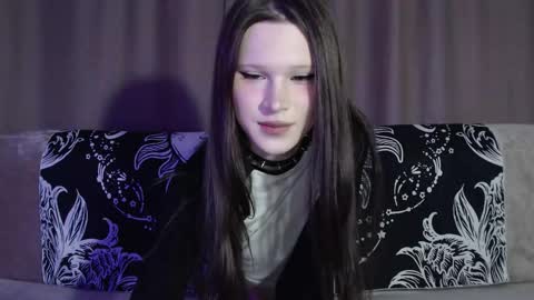 Nextdoor Princess online show from 11-25-25, 05:18