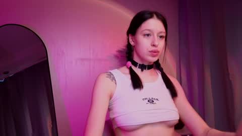 Snapshot of sextezi chatting on 01-06-25, 12:24 sextezi online show from 01-06-25, 12:24