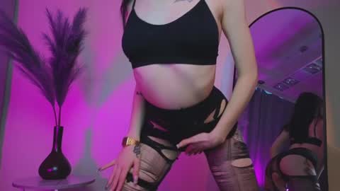 Snapshot of sextezi chatting on 01-17-25, 12:31 sextezi online show from 01-17-25, 12:31