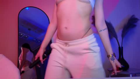 Snapshot of sextezi chatting on 01-27-25, 04:01 sextezi online show from 01-27-25, 04:01