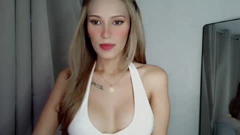 Snapshot of sexual_desire22 chatting on 08-01-26, 08:57 Britney Allen online show from 08-01-26, 08:57