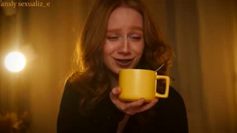 Snapshot of sexualiz_e chatting on 10-24-25, 09:11 Liz online show from 10-24-25, 09:11