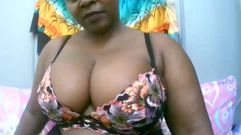 Snapshot of sexxi_ebony chatting on 02-14-26, 02:36 sexxi_ebony online show from 02-14-26, 02:36