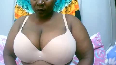 Snapshot of sexxi_ebony chatting on 02-21-26, 06:20 sexxi_ebony online show from 02-21-26, 06:20