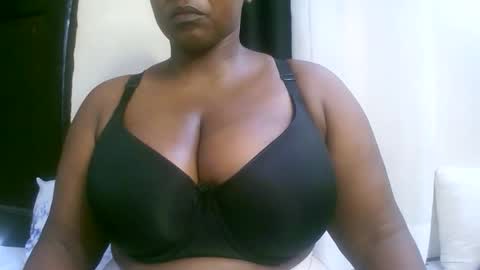 Snapshot of sexxi_ebony chatting on 03-22-26, 09:02 sexxi_ebony online show from 03-22-26, 09:02
