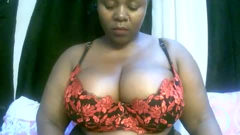 Snapshot of sexxi_ebony chatting on 04-15-26, 08:20 sexxi_ebony online show from 04-15-26, 08:20