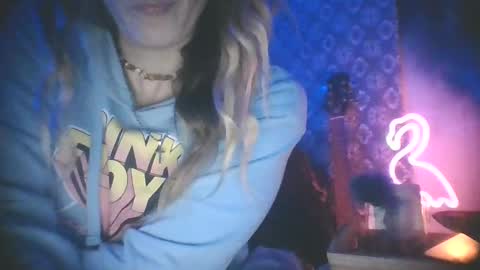Snapshot of sexxileeah chatting on 12-18-24, 10:35 sexxileeah online show from 12-18-24, 10:35