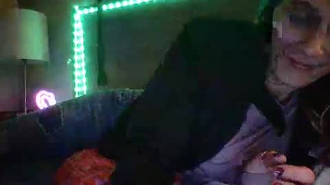 Snapshot of sexxileeah chatting on 01-24-25, 03:32 sexxileeah online show from 01-24-25, 03:32