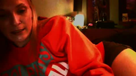 Snapshot of sexxileeah42o chatting on 06-13-26, 07:06 Leeah CloudZzz online show from 06-13-26, 07:06