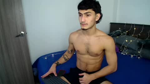 Snapshot of sexxxyjuan99 chatting on 04-19-26, 06:32 JUAN online show from 04-19-26, 06:32