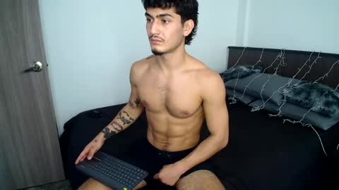 Snapshot of sexxxyjuan99 chatting on 05-07-26, 03:50 JUAN online show from 05-07-26, 03:50