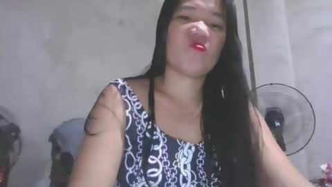 Snapshot of sexxxymomsh chatting on 05-20-26, 03:13 sexxxymomsh online show from 05-20-26, 03:13