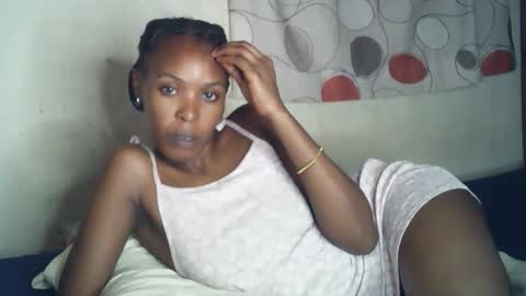 sexxy_curvy23 online show from 01-05-26, 06:33