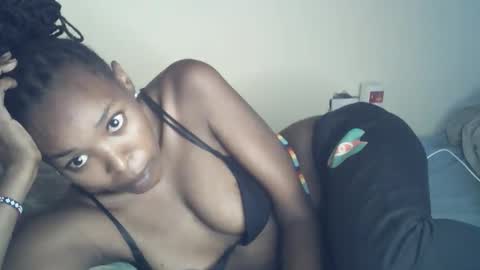 Snapshot of sexxy_curvy23 chatting on 04-17-26, 06:05 sexxy_curvy23 online show from 04-17-26, 06:05