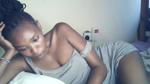 Snapshot of sexxy_curvy23 chatting on 04-24-26, 08:17 sexxy_curvy23 online show from 04-24-26, 08:17