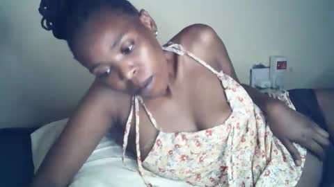 Snapshot of sexxy_curvy23 chatting on 04-25-26, 08:17 sexxy_curvy23 online show from 04-25-26, 08:17