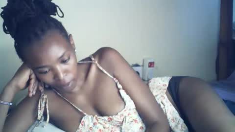 Snapshot of sexxy_curvy23 chatting on 04-29-26, 06:06 sexxy_curvy23 online show from 04-29-26, 06:06
