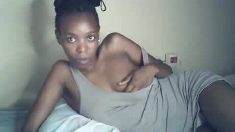 Snapshot of sexxy_curvy23 chatting on 05-07-26, 06:02 sexxy_curvy23 online show from 05-07-26, 06:02