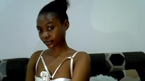 Snapshot of sexxy_divaa chatting on 06-29-26, 09:48 vicky online show from 06-29-26, 09:48