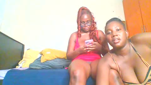 Snapshot of sexxy_thick_ebony chatting on 06-27-26, 10:09 Sweet doll online show from 06-27-26, 10:09