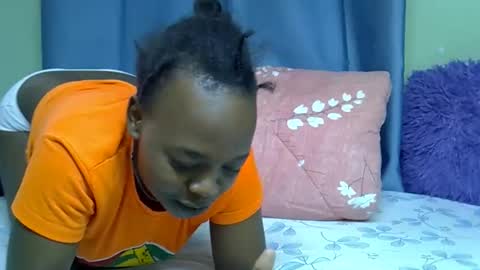 Snapshot of sexxybuttie chatting on 03-06-26, 12:56 African Queen online show from 03-06-26, 12:56