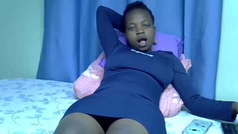 Snapshot of sexxybuttie chatting on 03-07-26, 06:27 African Queen online show from 03-07-26, 06:27