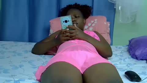 Snapshot of sexxybuttie chatting on 03-23-26, 05:55 African Queen online show from 03-23-26, 05:55