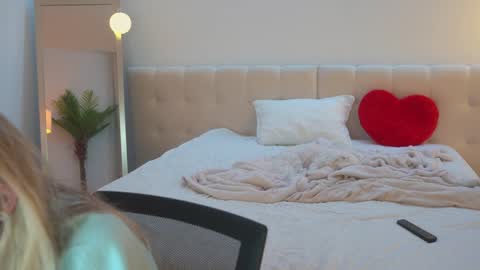 Lorry small boobs and Maya big boobs  friends with benefits online show from 02-18-26, 07:21