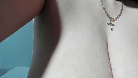 Snapshot of sexxymeriemm chatting on 09-19-25, 01:01 sexxymeriemm online show from 09-19-25, 01:01