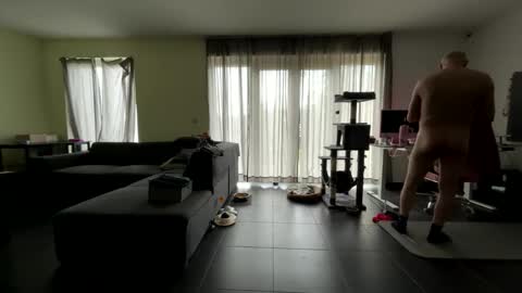 Snapshot of sexy866880 chatting on 11-10-25, 10:47 sexy53 online show from 11-10-25, 10:47