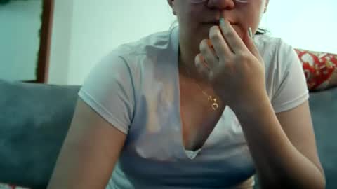 Snapshot of sexy_angelin4 chatting on 01-12-25, 08:03 Angelina Spencer online show from 01-12-25, 08:03