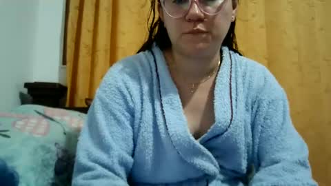 Snapshot of sexy_angelin4 chatting on 01-20-25, 04:21 Angelina Spencer online show from 01-20-25, 04:21