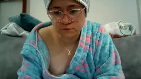 Snapshot of sexy_angelin4 chatting on 02-13-25, 11:47 Angelina Spencer online show from 02-13-25, 11:47