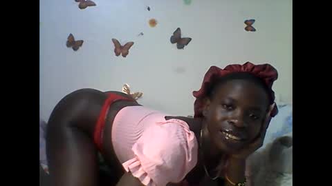 Snapshot of sexy_annbel chatting on 09-19-25, 10:32 Ann online show from 09-19-25, 10:32