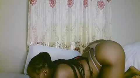 Snapshot of sexy_ariana_2 chatting on 02-24-25, 10:04 Ariana online show from 02-24-25, 10:04