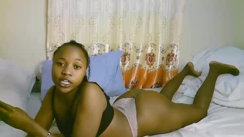 Snapshot of sexy_ariana_2 chatting on 02-25-25, 02:00 Ariana online show from 02-25-25, 02:00