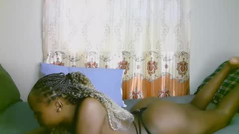 Snapshot of sexy_ariana_2 chatting on 03-07-25, 06:46 Ariana online show from 03-07-25, 06:46